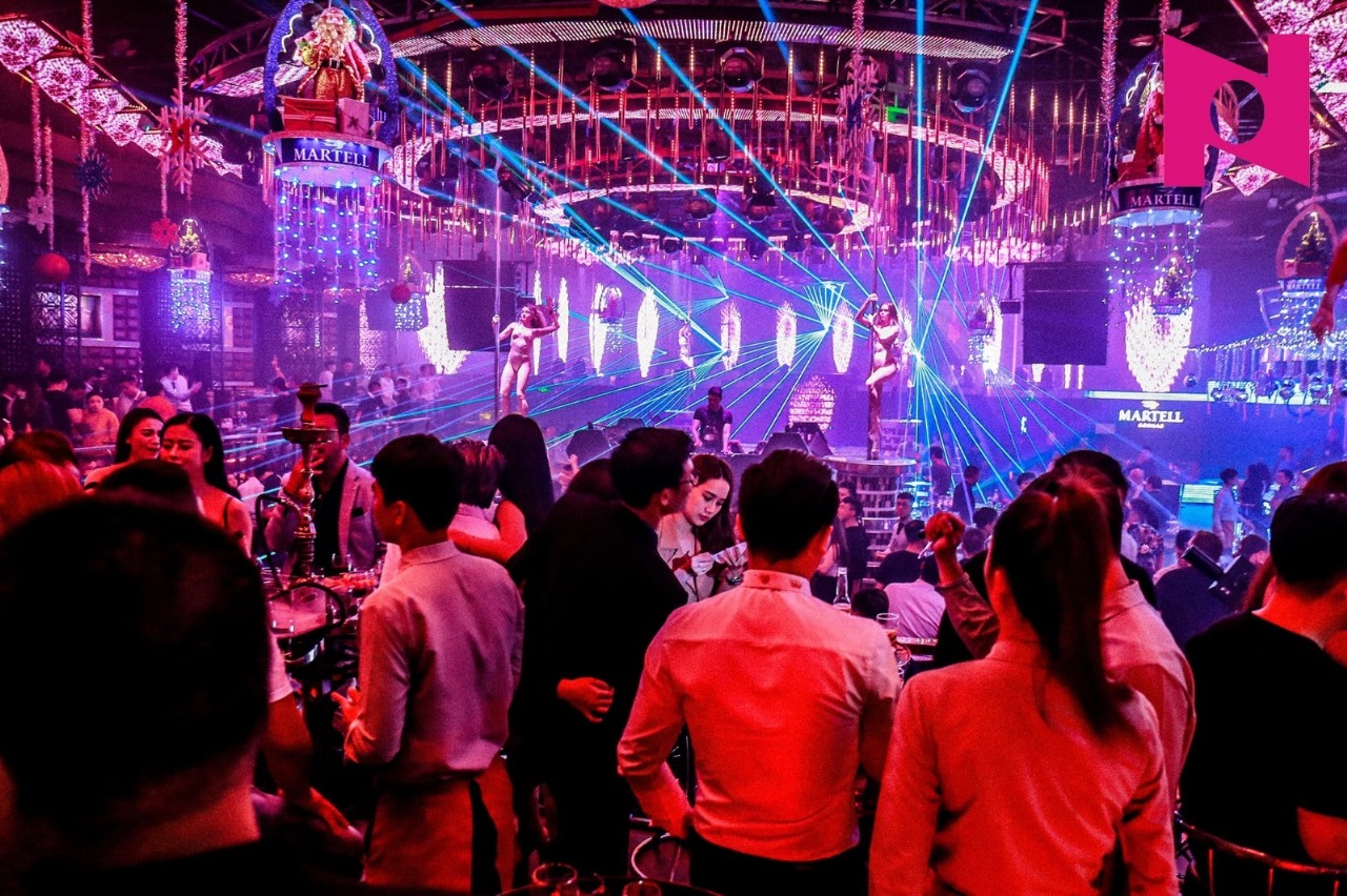 Bilingual Emcee Singapore Services for Corporate and Private Events